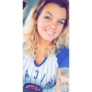 Meet your Posher, Adrienne